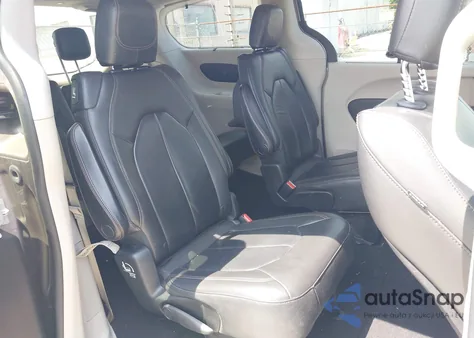 2017 Chrysler Pacifica Touring-L z USA, uszkodzony, nr VIN 2C4RC1BG9HR668654